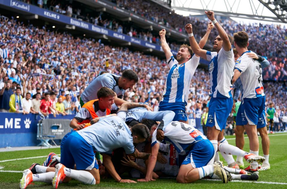 Espanyol de Barcelona
Ascenso a Primera División
Real Oviedo
Agusrtín Lleida
23 de junio del 2024
Tomado Espanyol de Barcelona