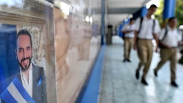 Bukele prohíbe el lenguaje inclusivo en escuelas: ‘Todos y todas’, ‘amigue’ y demás palabras quedan vetadas