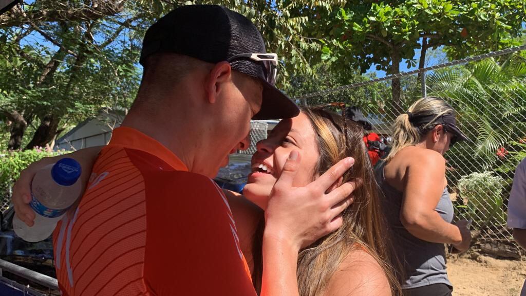 Donovan Ramírez
Equipo 7C Economy
Líder de la Vuelta a Costa Rica 2023
Dana Arias, novia Donovan
Etapa Bagaces . Curubandé, Liberia
18 de diciembre del 2023
Fotografía: Juan Diego Villarreal