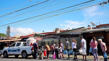 Estudiantes de Esparza y Puntarenas recibirán clases a distancia por agua contaminada
