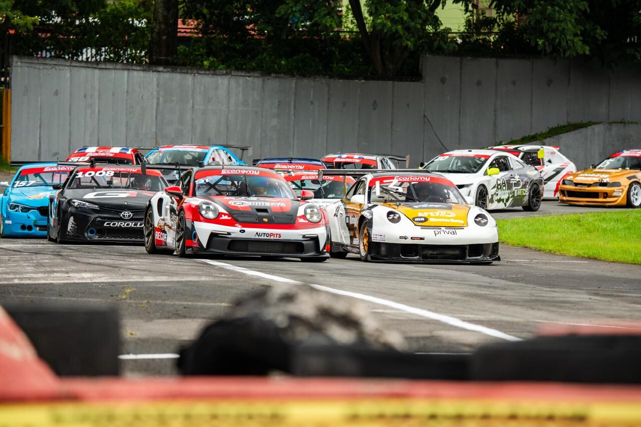 Campeonato de Automovilismo
Copa Economy 200 kilómetros  Costa Rica
La organización de la Copa Economy, a cargo de Costa Rica Racing League, reportó una cifra récord de más de 150 pilotos en pista, reflejo del gran trabajo y compromiso desarrollado a lo largo de toda la temporada.
2 de noviembre del 2025