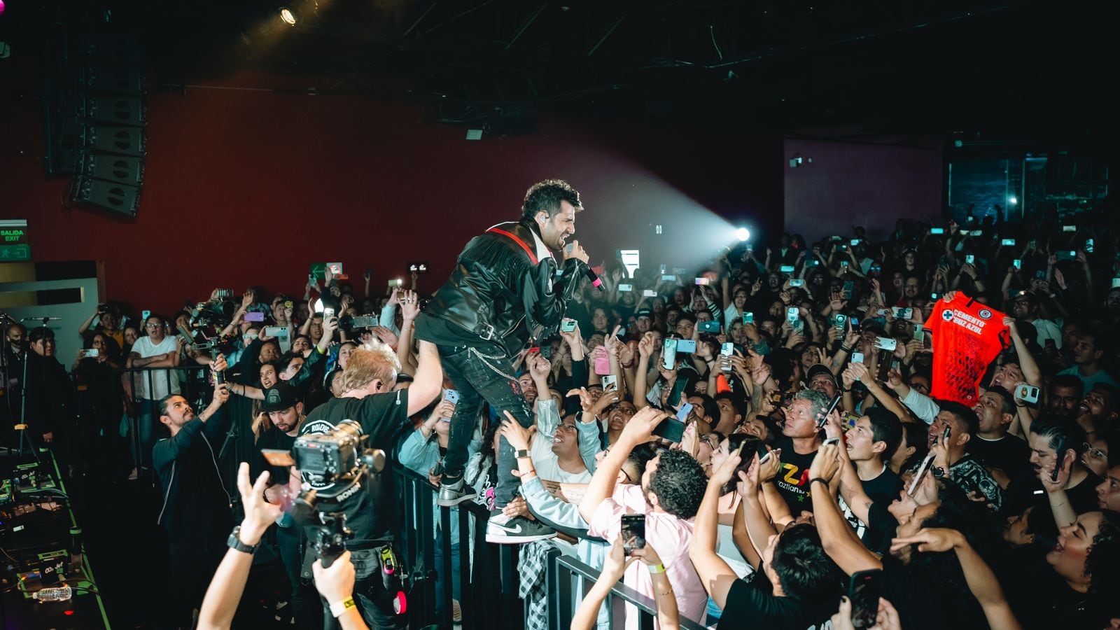 Percance presentó su primer concierto en solitario en El Lunario de la Ciudad de México el sábado 27 de abril de 2024.