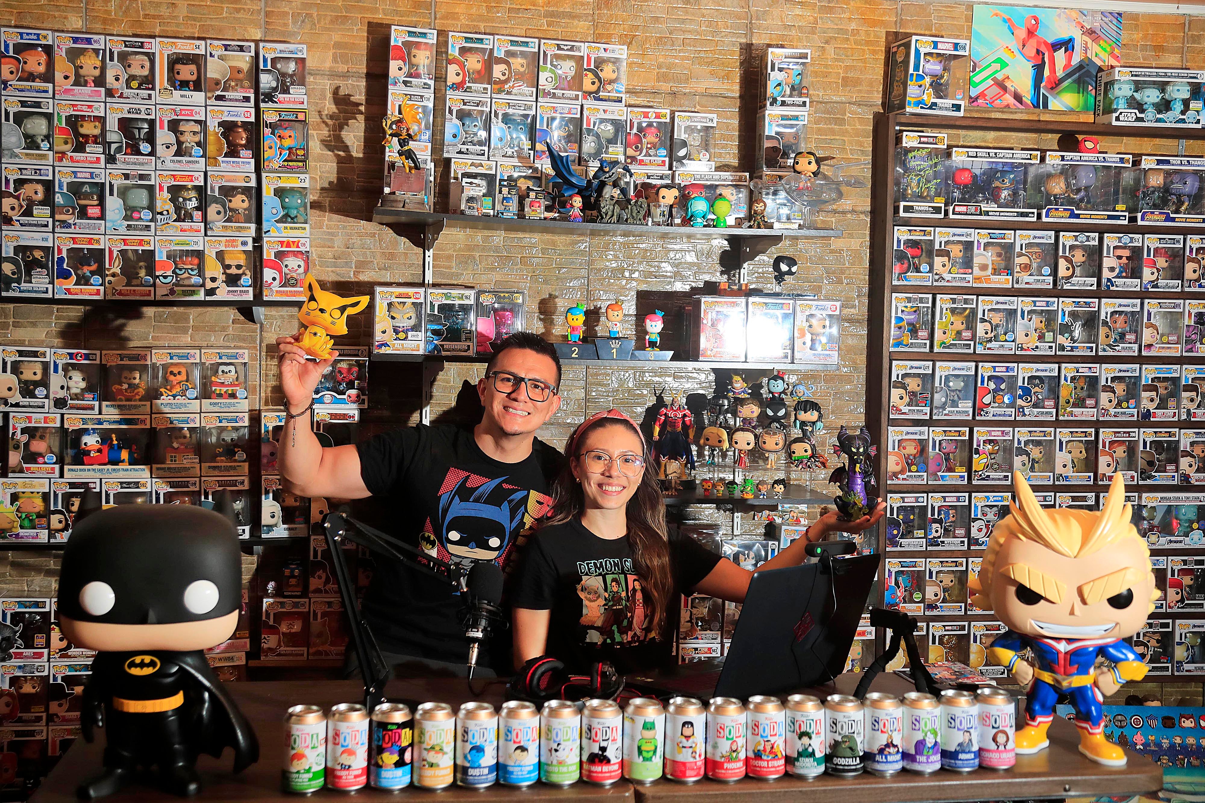 11/09/2023 San Juan de Dios de Desamparados. Willy, coleccionista de funkos. El y su esposa, Shirley, tienen una amplia colección de aproximadamente 700 que incluye posters y sus propios funkos.