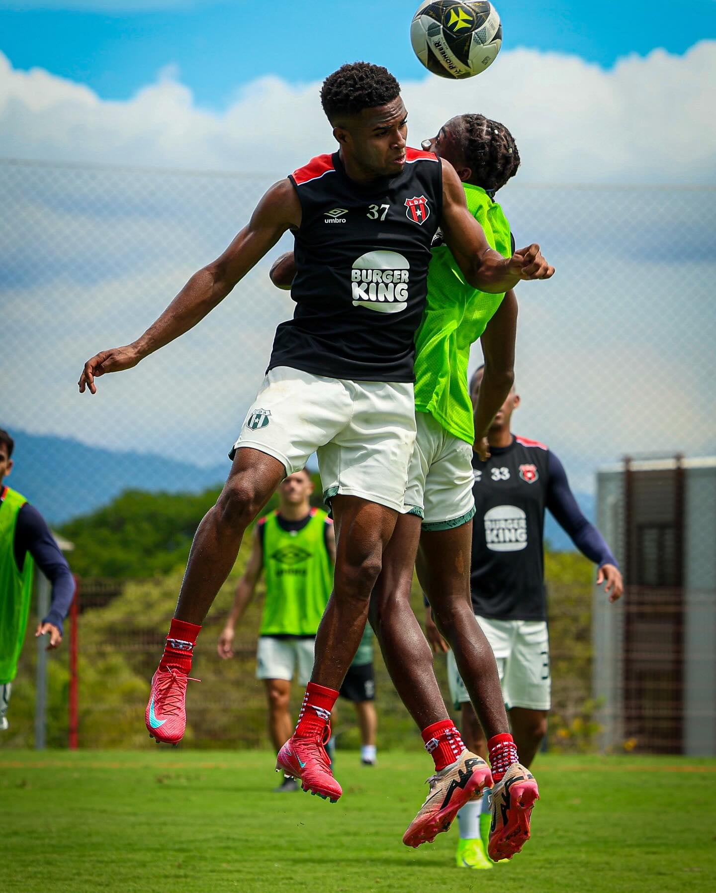 Kenyel Michel quiere hacer un buen semestre con Liga Deportiva Alajuelense.