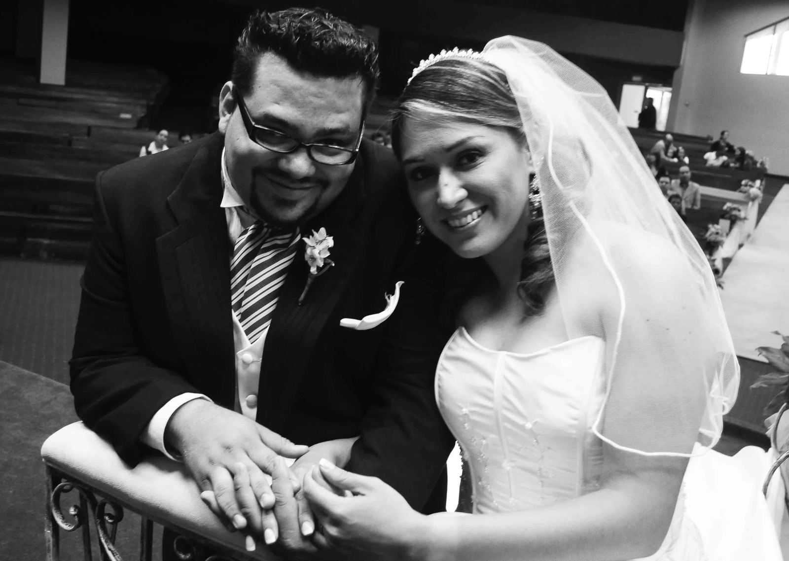 Gustavo ‘Tavo’ Gamboa y Victoria Fuentes fueron compañeros de radio desde 2003, pero no fue sino hasta finales de 2008 cuando él empezó a intentar conquistarla.