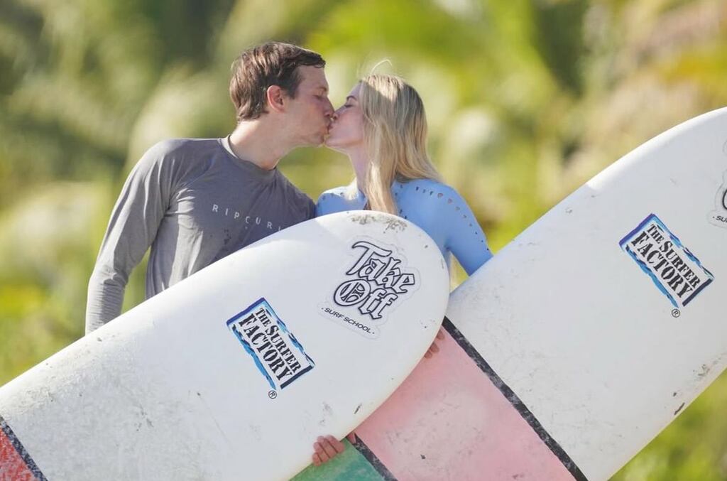 Ivanka Trump toma clases de surf en playa Hermosa de Cóbano | La Nación