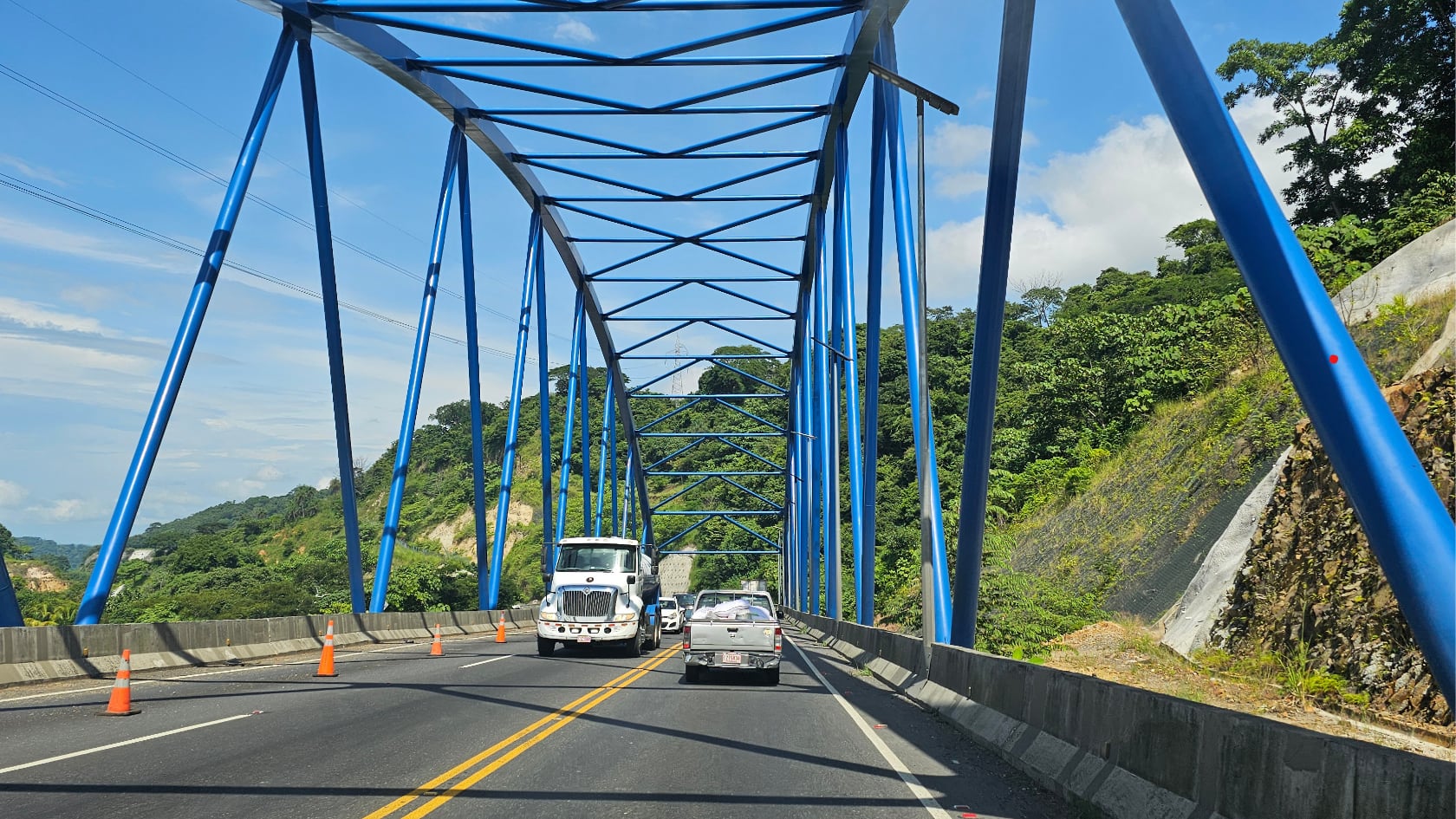 Ruta 27 operará en un solo sentido hacia San José el 5 de abril. Habrá cierre hacia el Pacífico y control de velocidad.