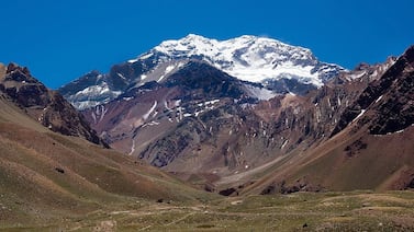 Turista francés muere durante excursión de alta montaña en Argentina