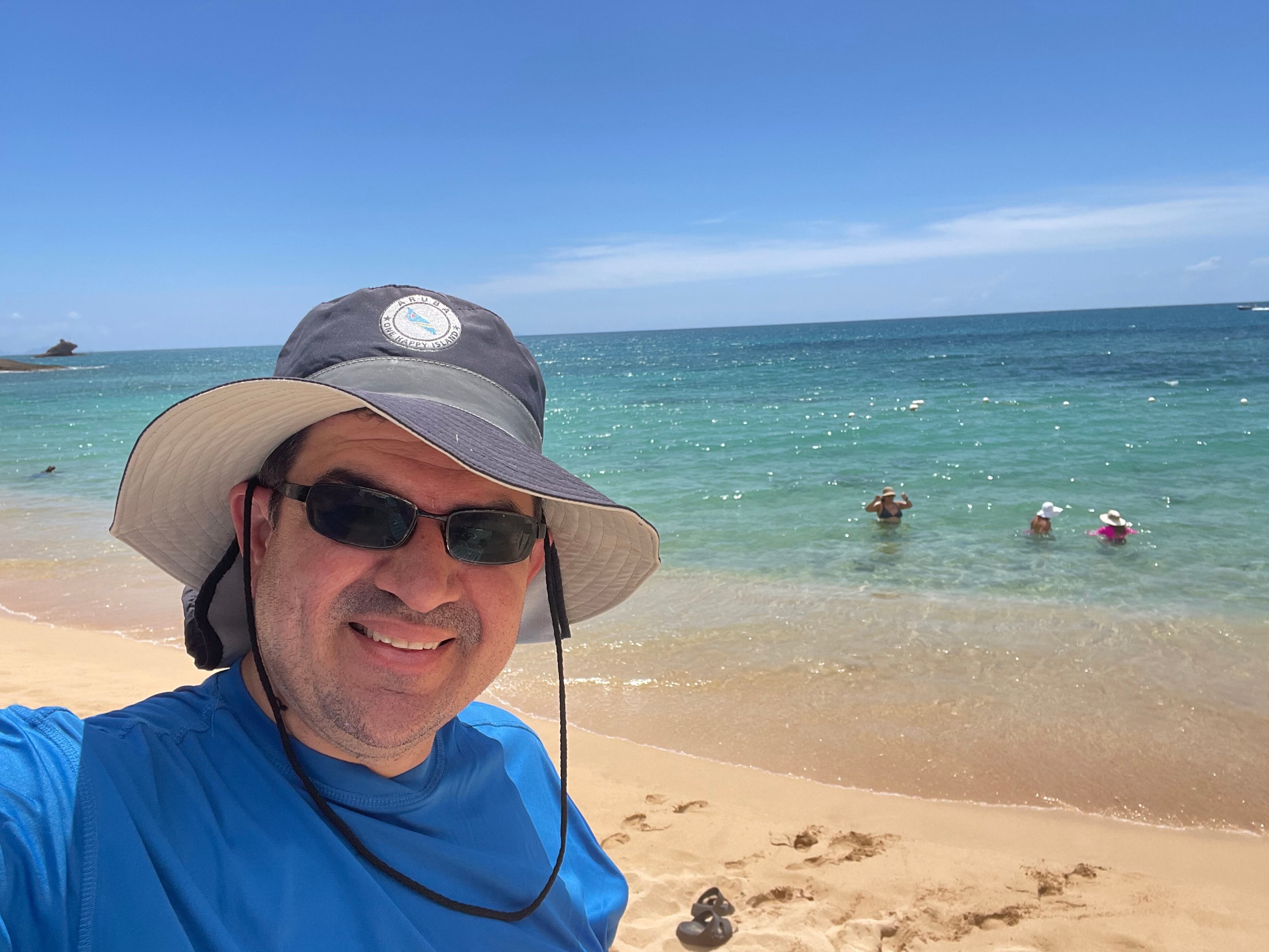 Una de las playas cercanas a Saint John, Antigua y Barbuda. En la imagen, Jairo Villegas S.