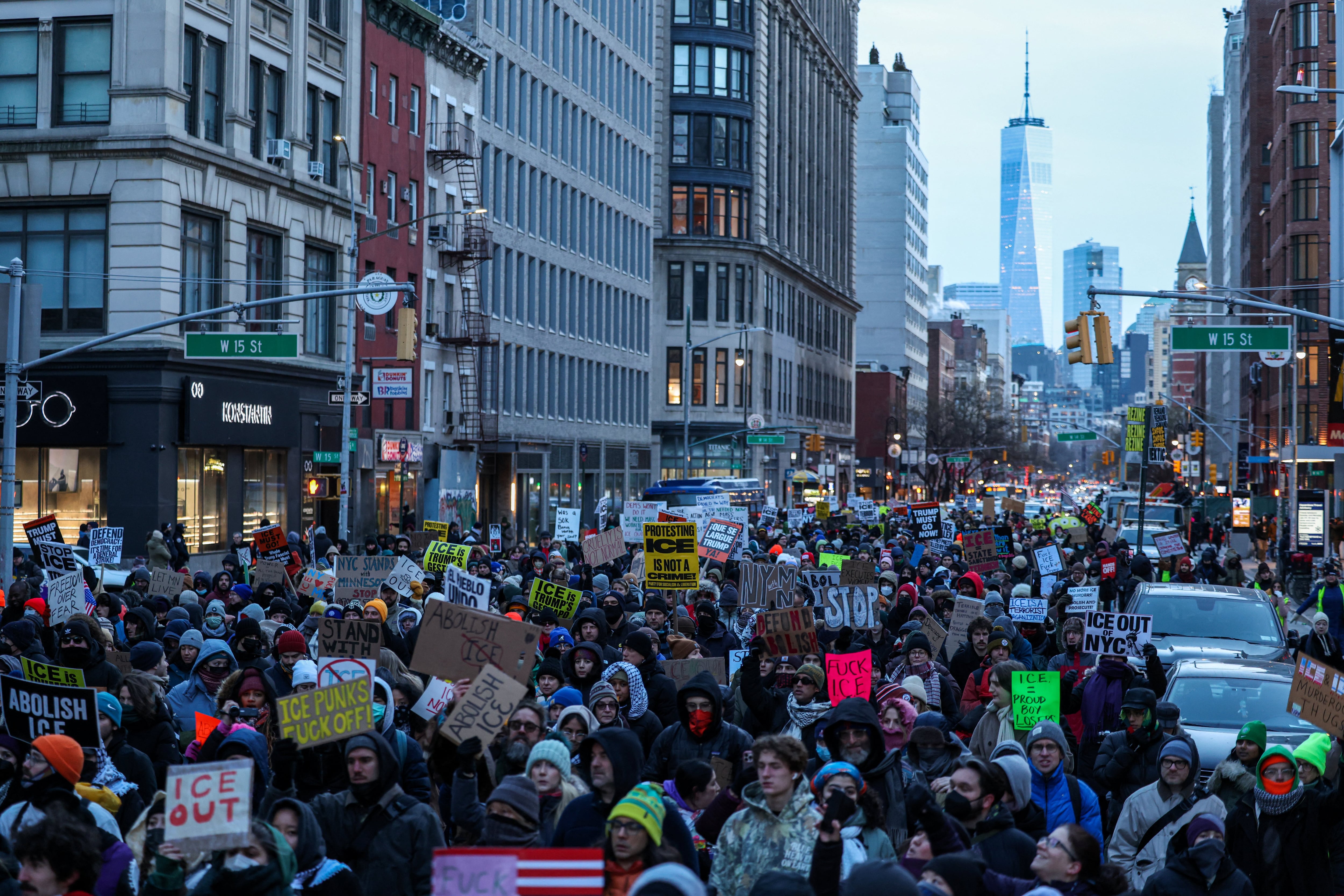 Manifestantes se concentraron en parques y calles de la ciudad para exigir esclarecimiento tras la muerte de Alex Pretti, ocurrida durante un operativo federal.