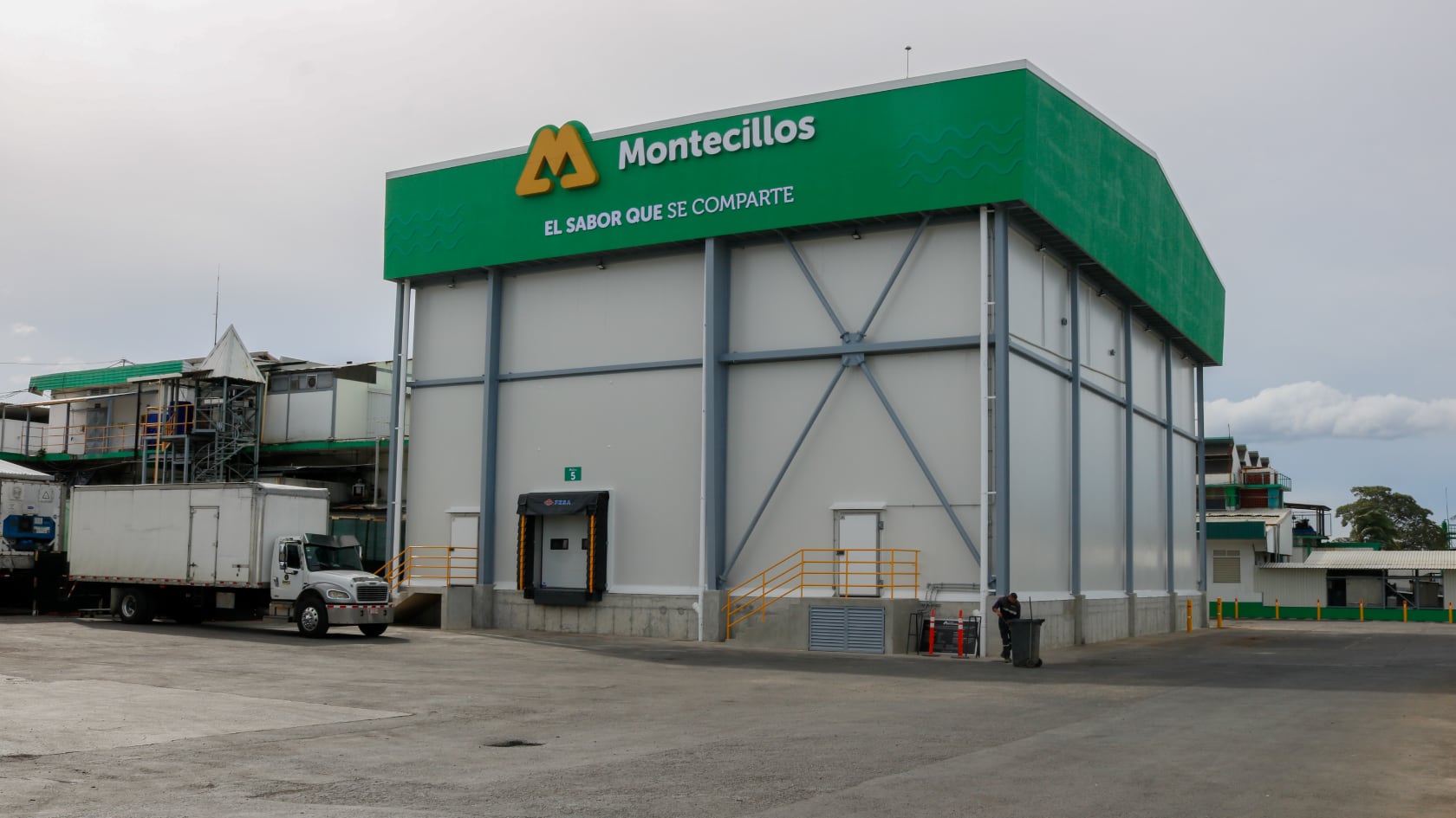 La inversión de $8 millones permitió a CoopeMontecillos crear 50 empleos, aumentar producción y fortalecer su cadena de valor en Costa Rica.