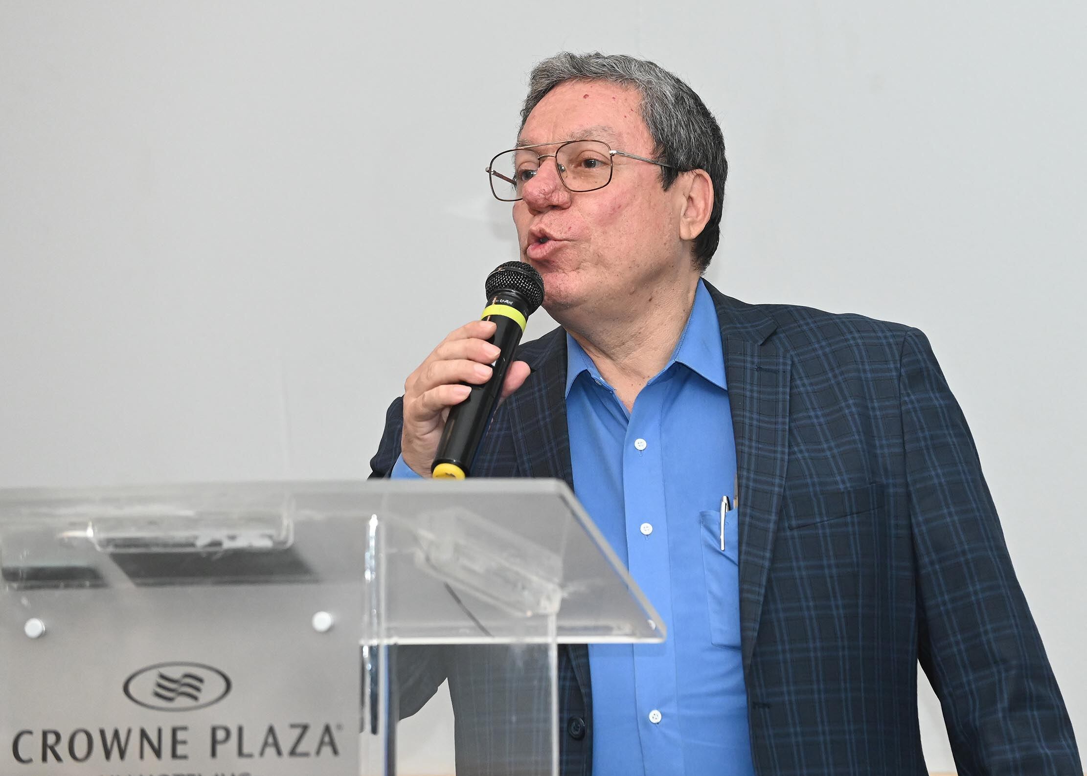 11 de marzo del 2025. Hotel Crowne Plaza. 14:00 hrs. Conferencia de prensa de la Unión Nacional de Fútbol (UNAFUT) para hablar acerca de la gobernanza y pirotecnia en el fútbol nacional. En la foto: Sergio Rivera asesor legal de la Unafut. Foto: Albert Marín para la Teja.