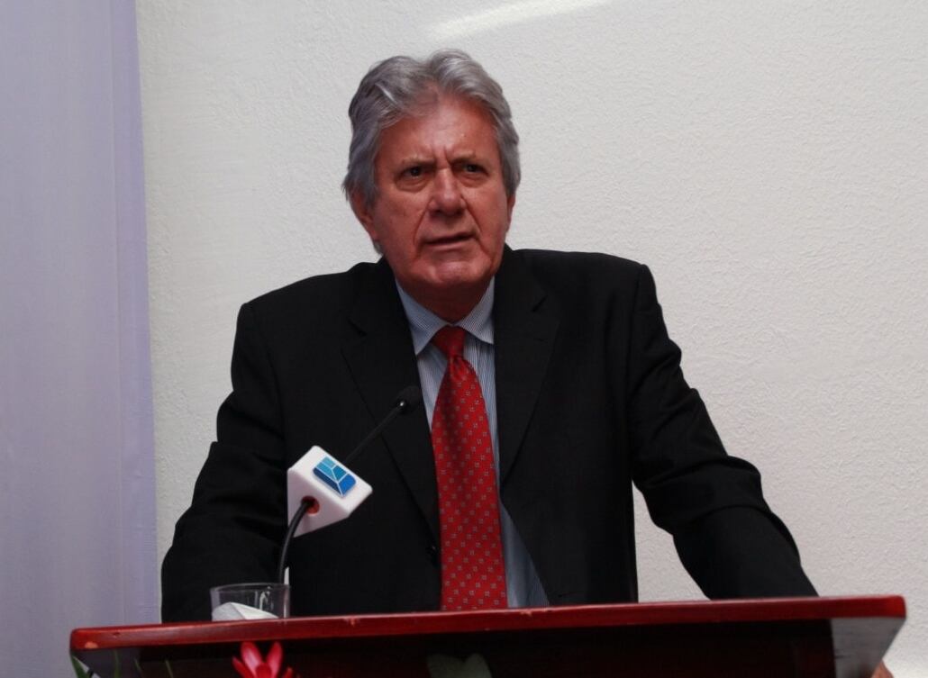 Rodolfo Martín tuvo a cargo la cobertura del asalto a la sucursal de Monteverde en marzo del 2005.  Esta semana presentó su libro sobre el tema. Foto: Cortesía Colper.