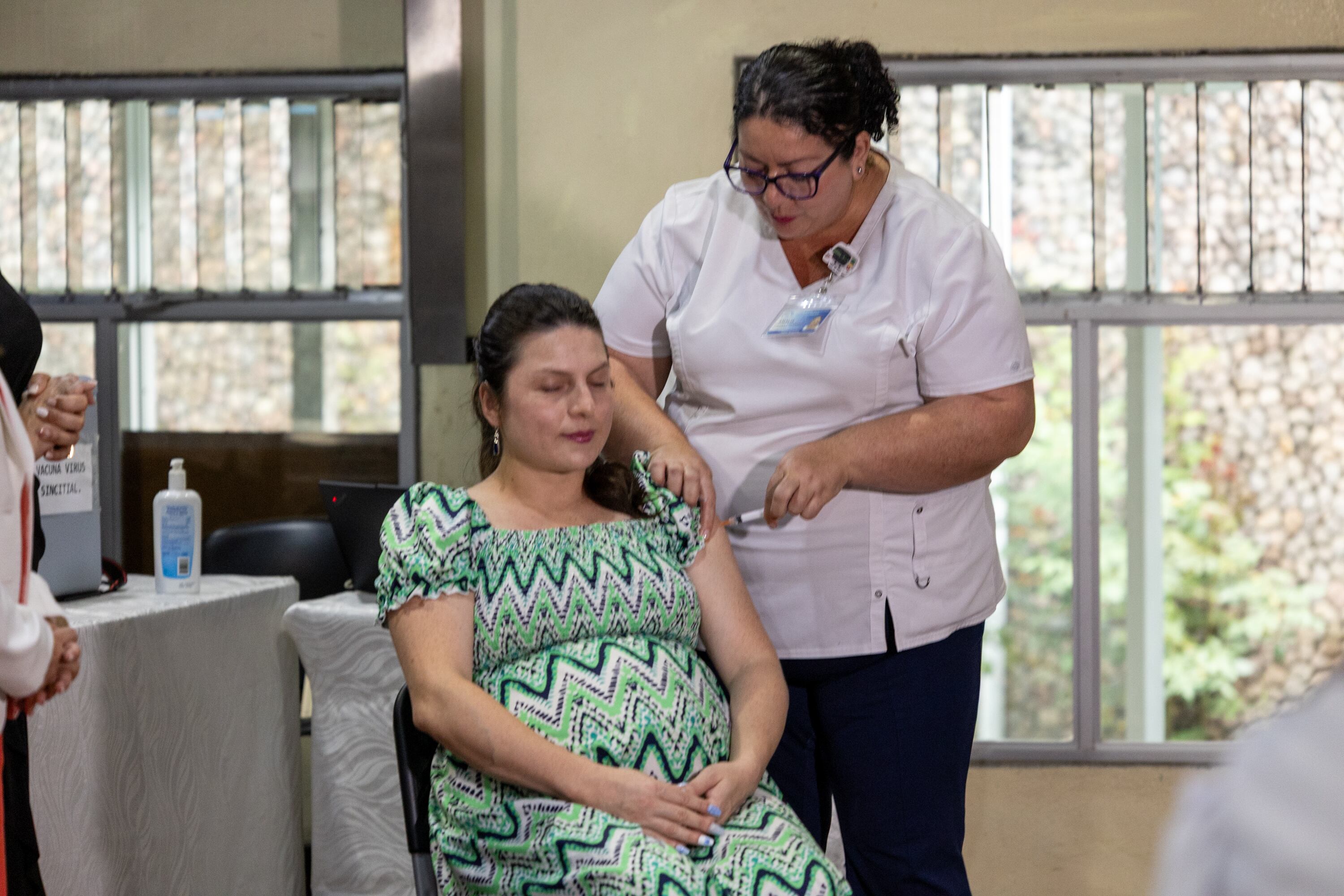 02/06/2025, San José, Goicoechea, Clinica Jiménez Núñez, conferencia de prensa con el Dr. Alfonso Tenorio presidente de la OPS y OMS Costa Rica, Dra. Mariela Marín viceministra de salud y Dra. Mónica Taylor presidenta ejecutiva del la CCSS, para hacer la primera vacunación en mujeres embarazadas contra el virus Sincitial.