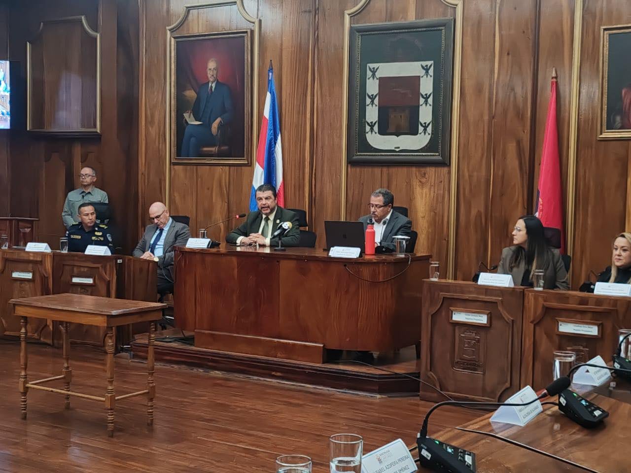 Reunión entre Mario Zamora y alcaldes de Cartago