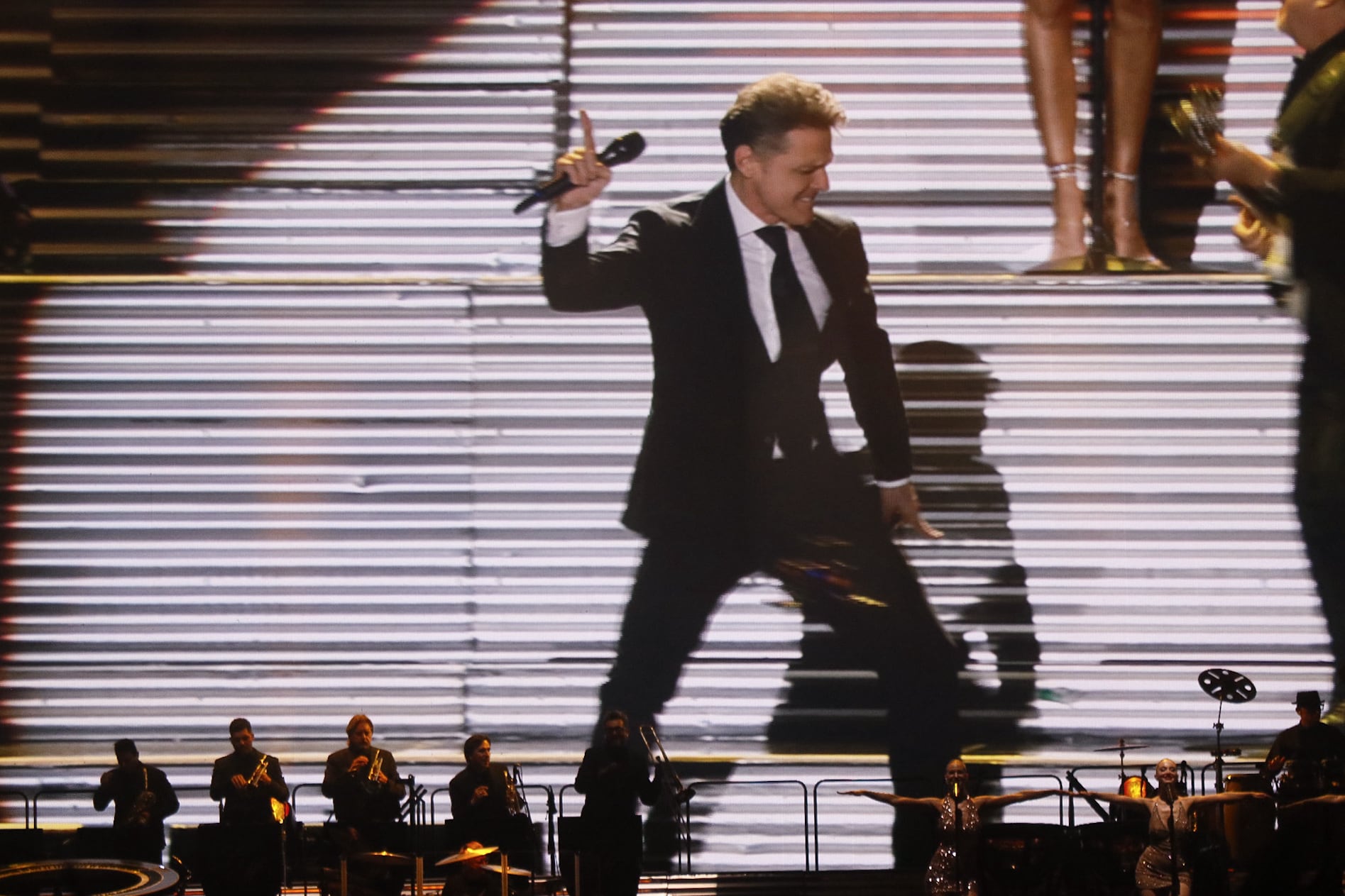 Imágenes de Karol G, Wos, Carlos Rivera, Luis Miguel, Paul McCartney, Los Temerarios, Young Miko y más artistas en concierto en Costa Rica.