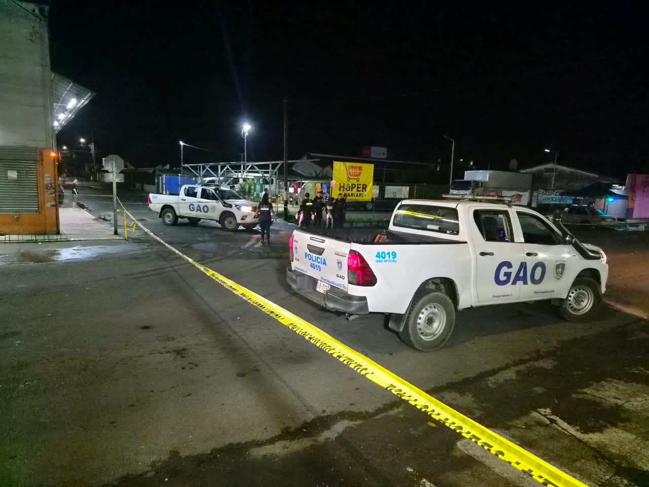 Ataque armado en Cariari de Pococí dejó dos fallecidos por disparos en cabeza y abdomen, y un herido grave trasladado a la clínica local.