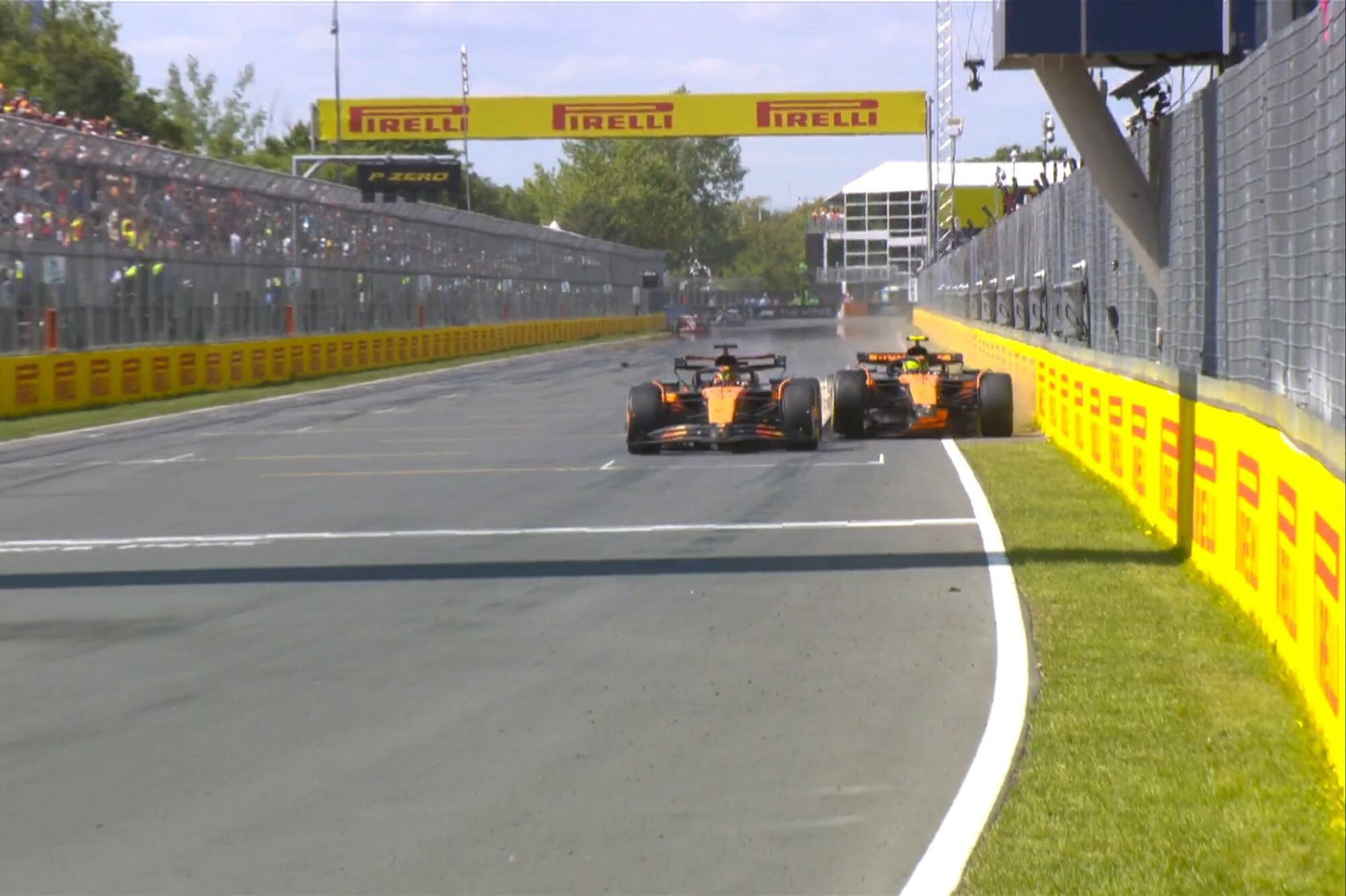 Norris intentó adelantar a su compañero y tocó la rueda trasera de Piastri.