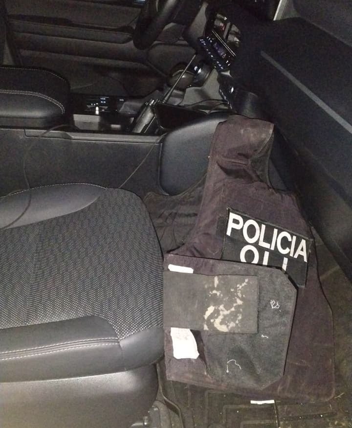 Detienen a seis hombres con chalecos del OIJ y un fusil de asalto en Heredia