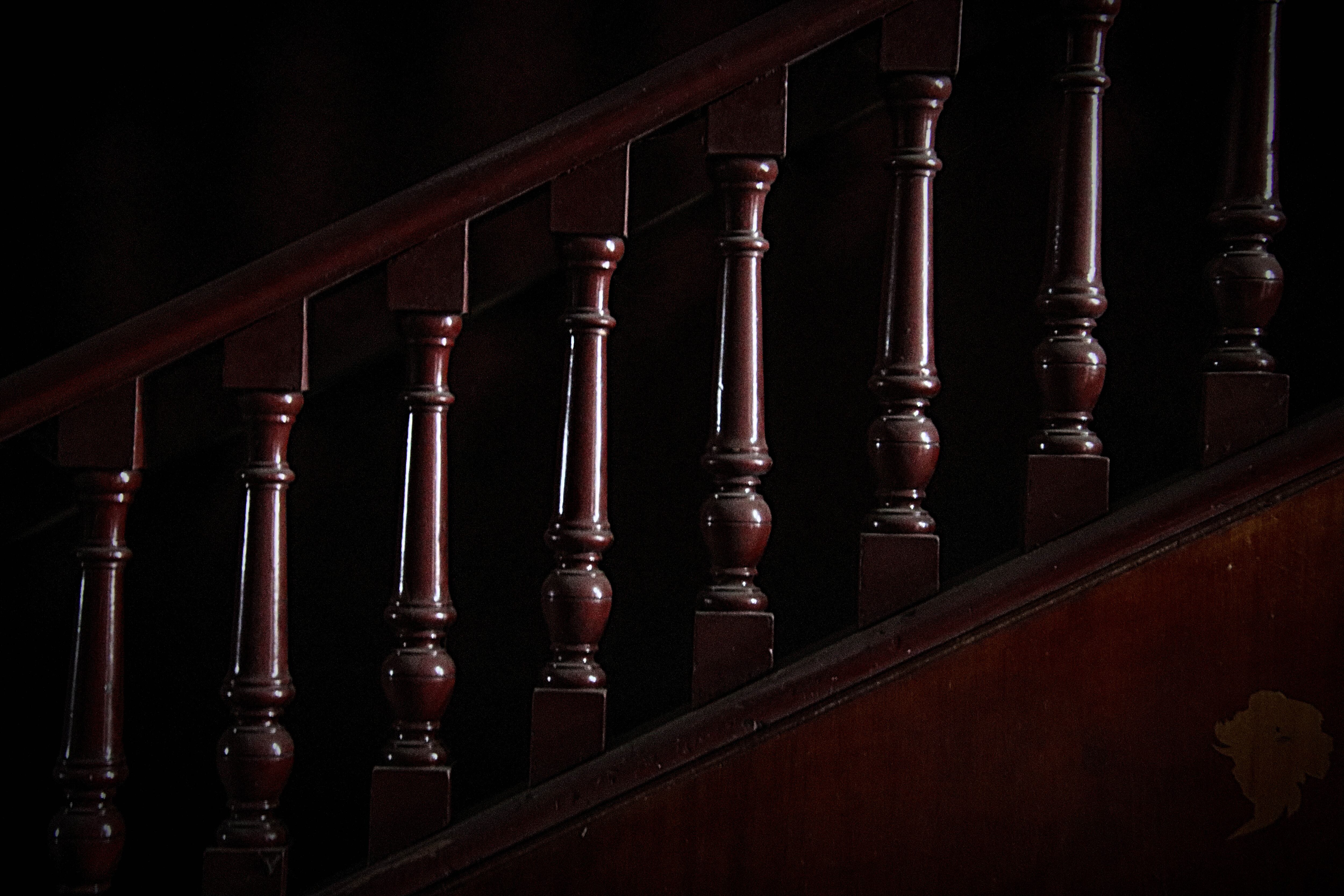 La madera de los barrotes de la escalera también será restaurada.
Fotografía: Ministerio de Cultura y Juventud