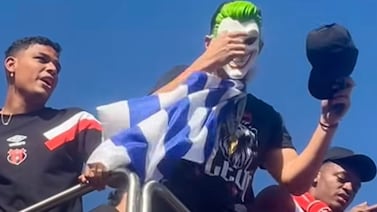 Washington Ortega, entre el calvario del aductor roto y un festejo hasta con máscara de Guasón