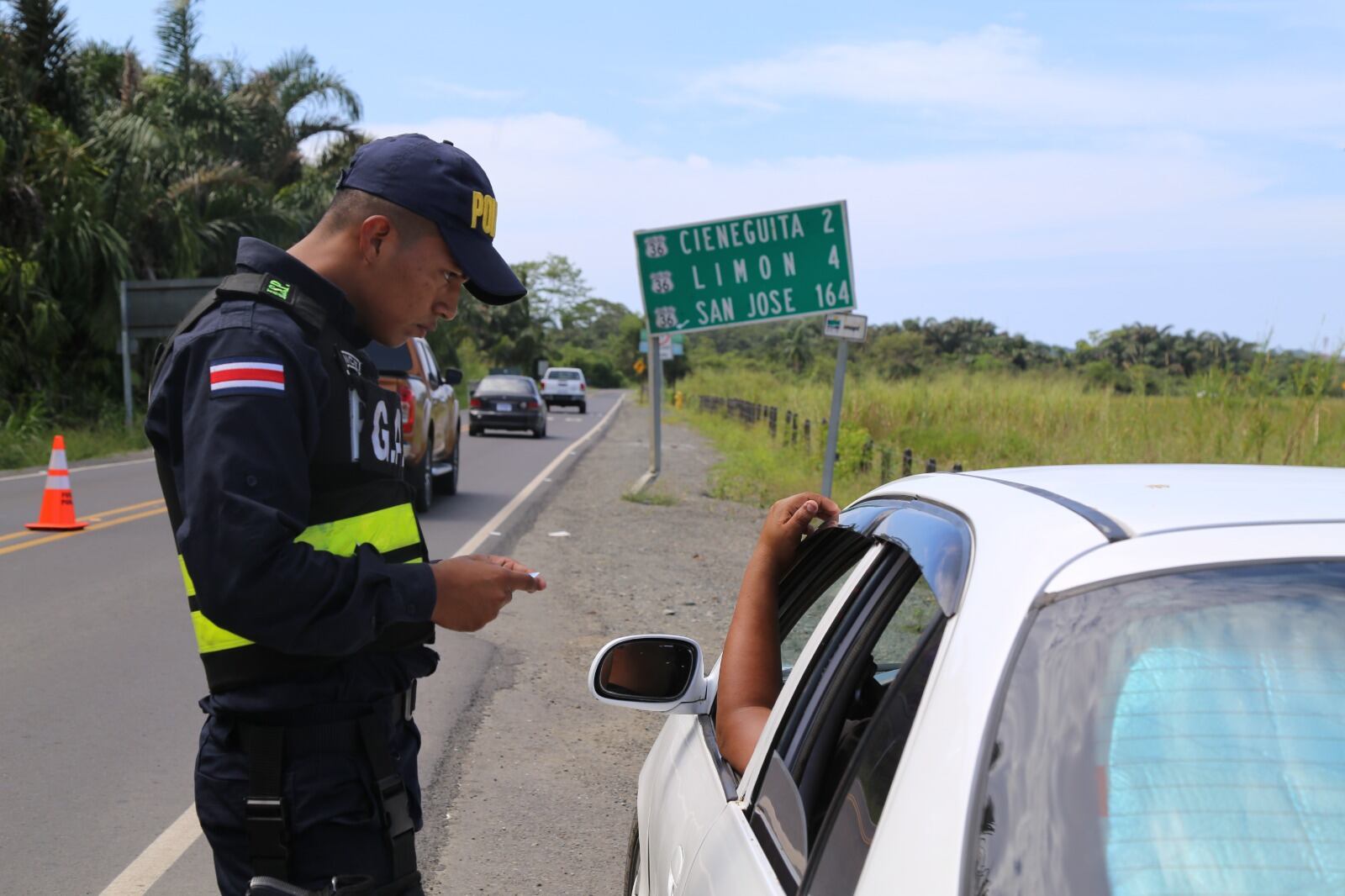 Para contrarrestar la ola delictiva en Limón, los expertos reclaman por más presencia policial como medida inmediata. Foto: MSP.