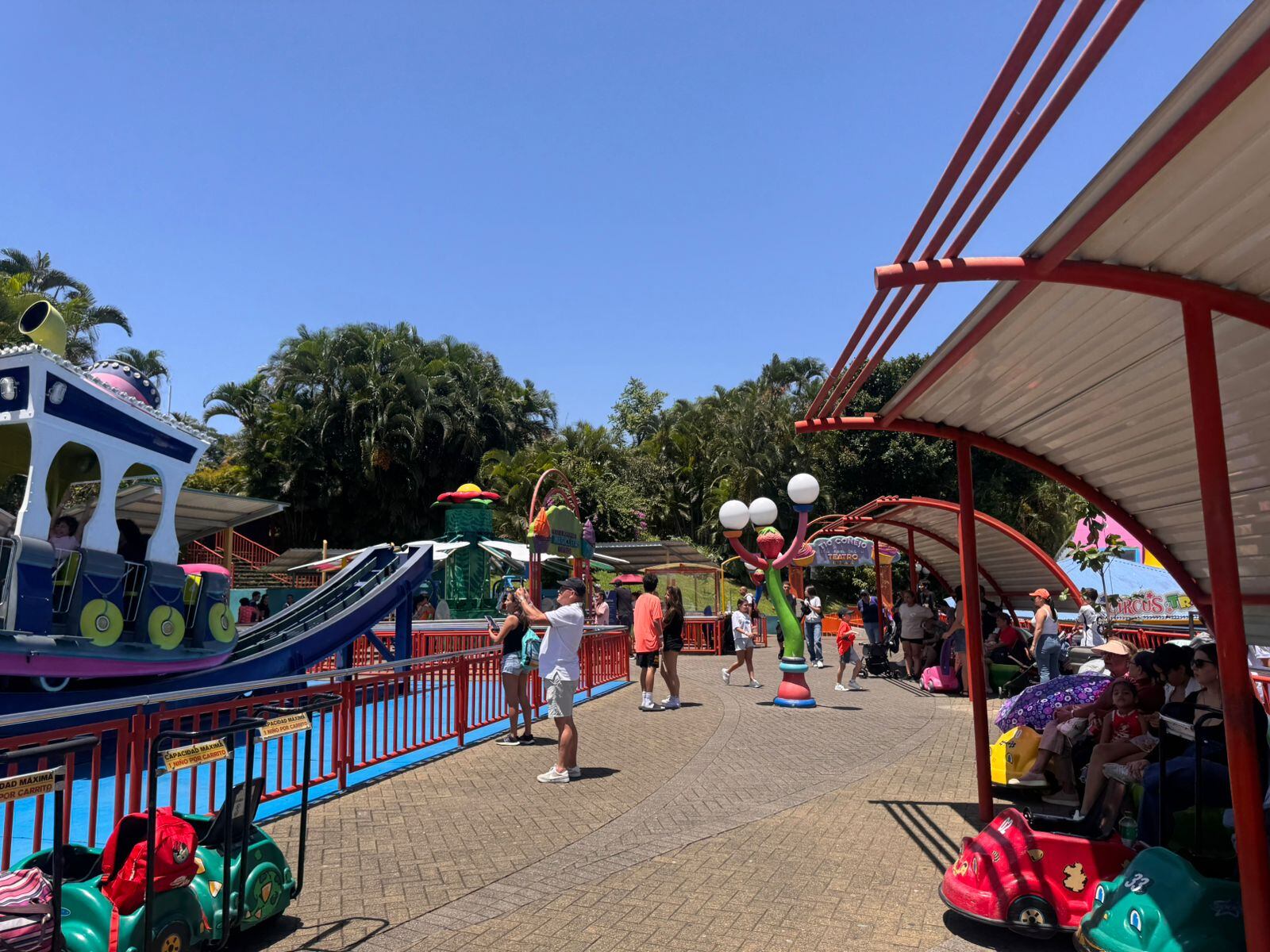 Parque Diversiones responde por las filas y envía consejos para el cierre de vacaciones.