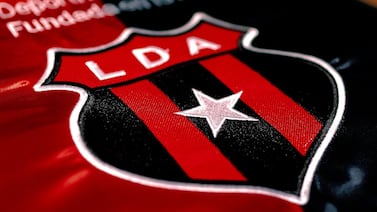Futbolista se va de Alajuelense en el momento menos pensado