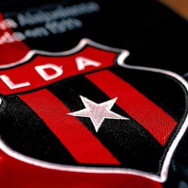 Futbolista se va de Alajuelense en el momento menos pensado