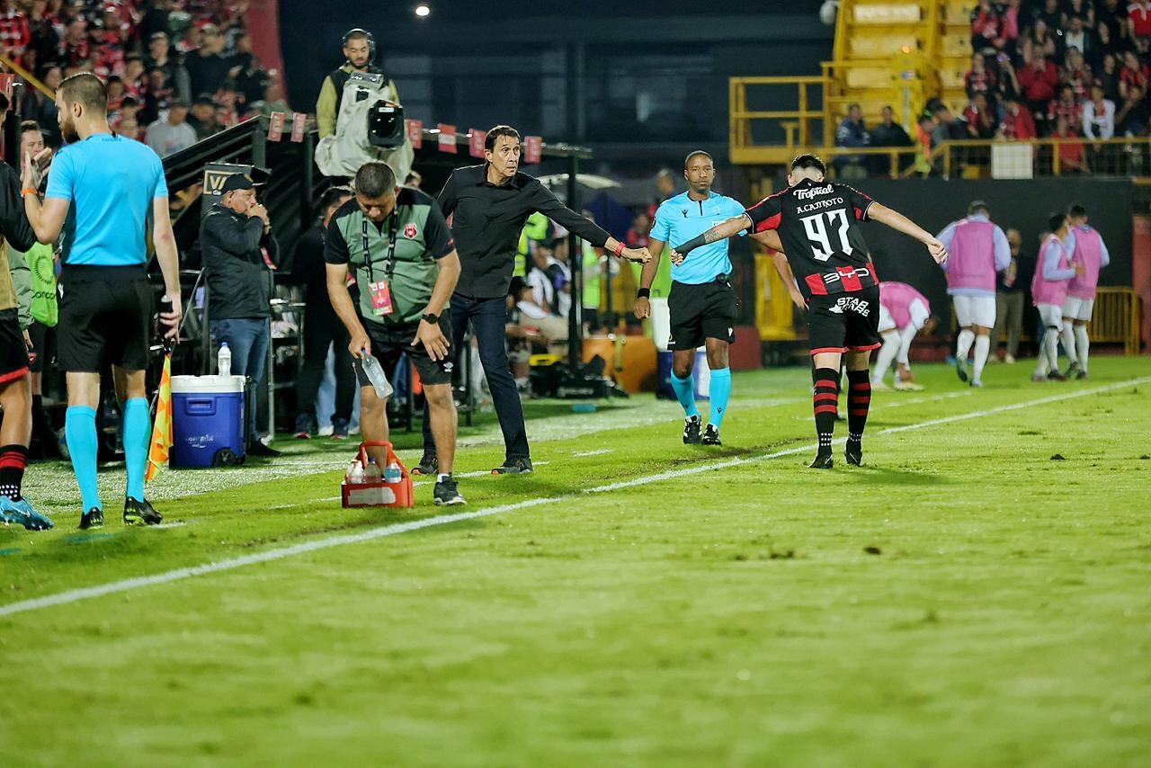 03/10/2024, Alajuela, Estadio Alejandro Morera Soto, partido de vuelta de los cuartos de final de la Liga Centroamericana de campeones entre Liga Deportiva Alajuelense y el Comunicaciones de Guatemala.