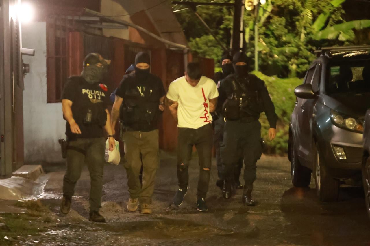 Agentes del OIJ de Heredia detuvieron a este sospechoso de participar en el homicidio de Héctor Benítez Martínez, de 56 años, quien era gerente de la empresa Extreme Tech. El hecho ocurrió el 21 de abril de este año en San Pablo de Heredia.