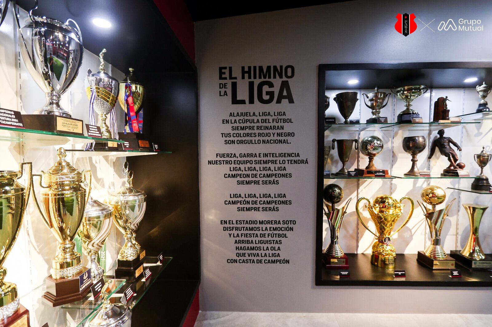 El Salón París - Carlos Alvarado ya está abierto al público en el Estadio Alejandro Morera Soto.