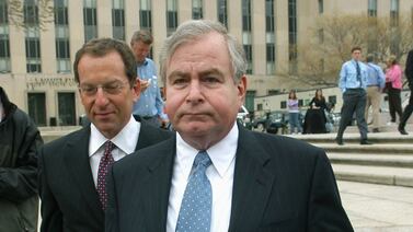 Sandy Berger, acusado de destruir documentos secretos en Estados Unidos