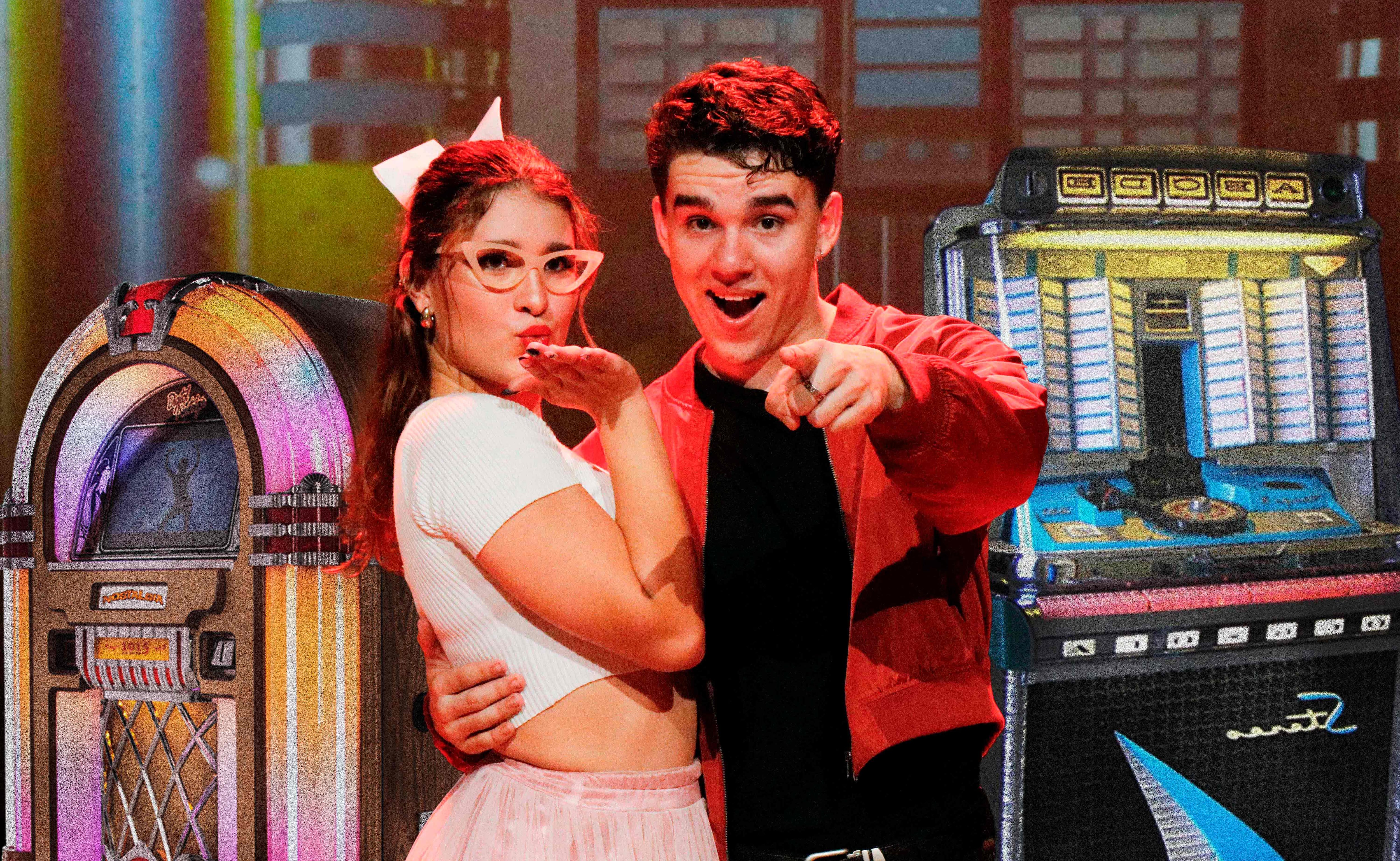 'Brillantina, Amor a todo gas' es un show que recordará a John Travolta y Olivia Newton-John pero encabezados por Steven Campos y Maria Arriaga.