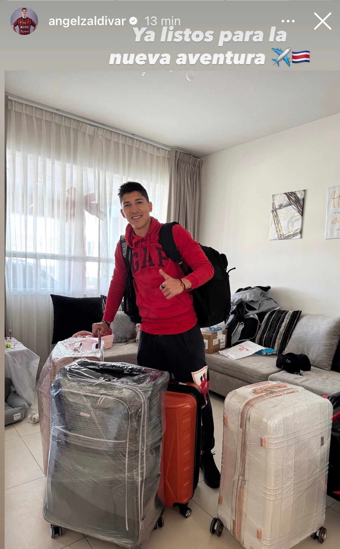 Ángel Zaldívar publicó una fotografía en la que deja ver que emprende su viaje a Costa Rica para unirse a Liga Deportiva Alajuelense.
