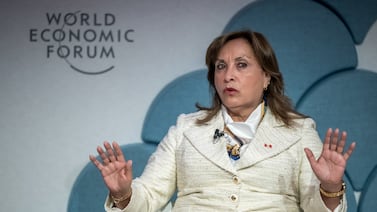 Fiscalía pide prohibir salida de Perú a Dina Boluarte