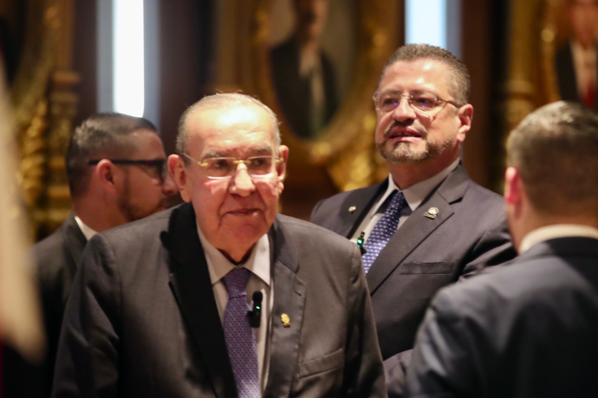 Reunión de supremos poderes para seguridad