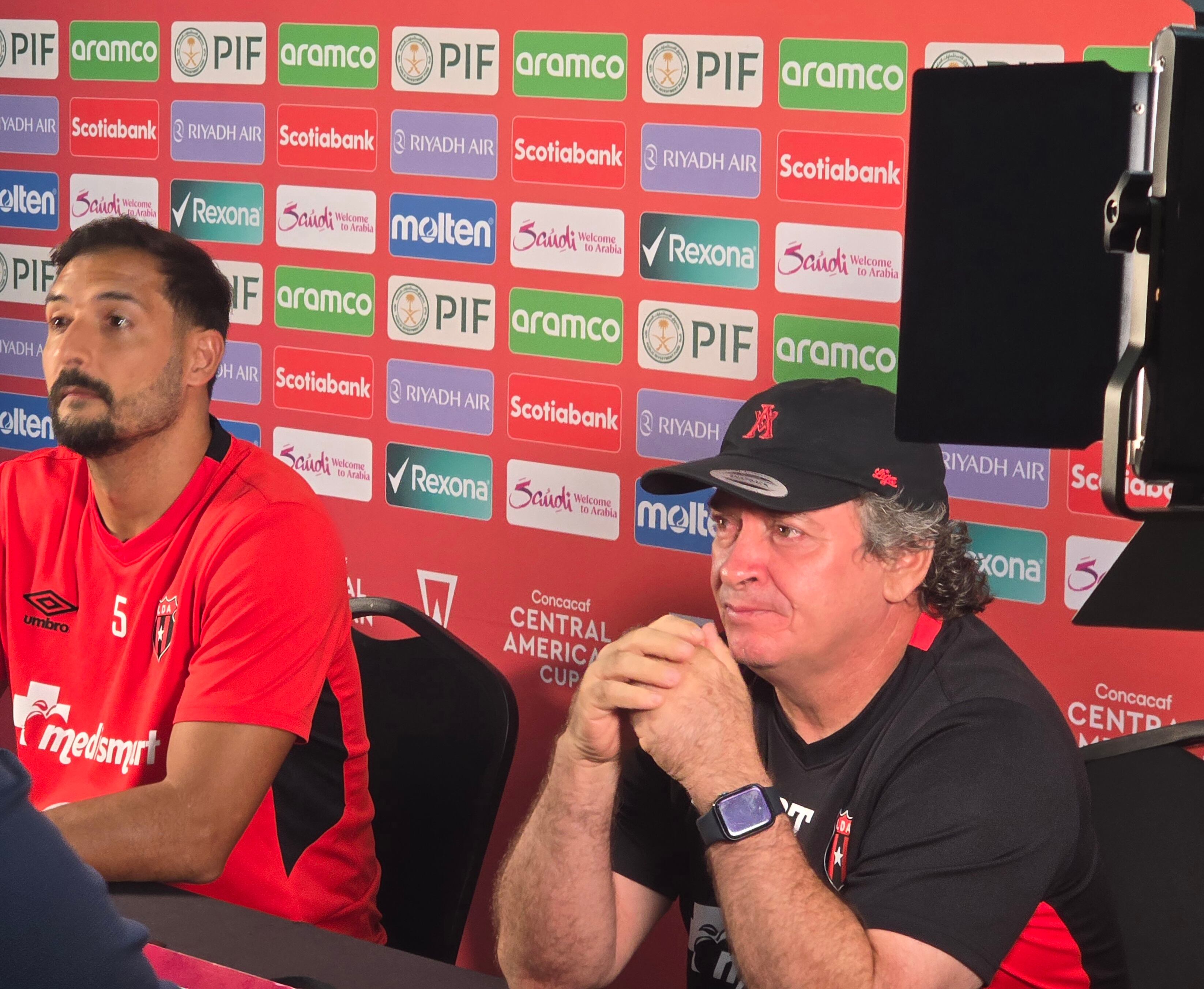 Óscar Ramírez tiene muy claro lo que Liga Deportiva Alajuelense debe hacer ante Olimpia en Honduras, en el juego de vuelta de la semifinal de la Copa Centroamericana de Concacaf.