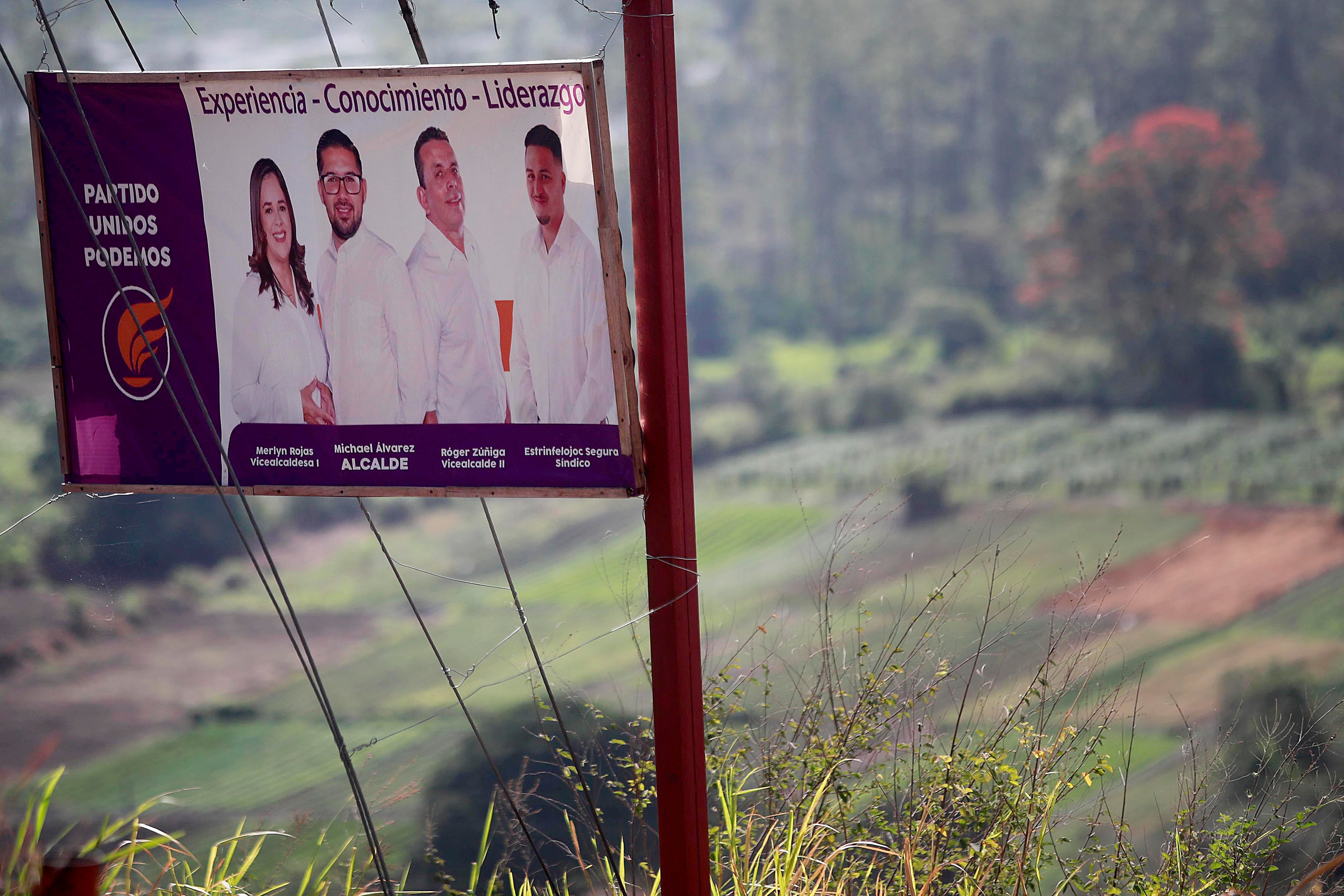 22/01/2024 Ujarrás de Paraíso, Cartago. Con su peculiar nombre inspirado en la serie televisiva El lobo del aire, Estrinferlojoc Segura es candidato a Síndico por el partido Unidos Podemos.