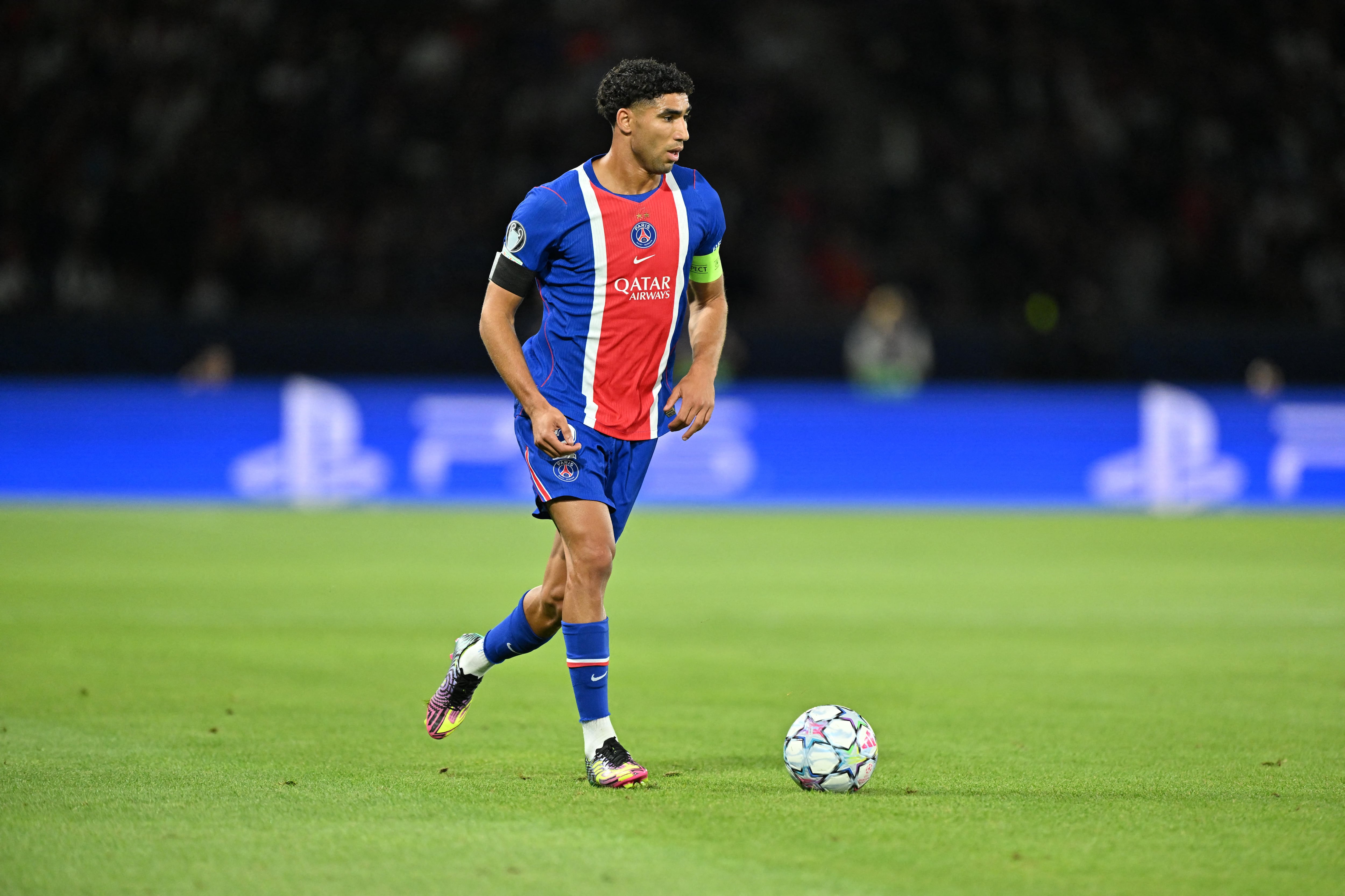 El jugador marroquí Achraf Hakimi, del Paris Saint-Germain, tendrá que enfrentar un juicio por presunta violación. Aquí, en el duelo de Champions League ente el Slovan Bratislava el pasado 9 de setiembre.