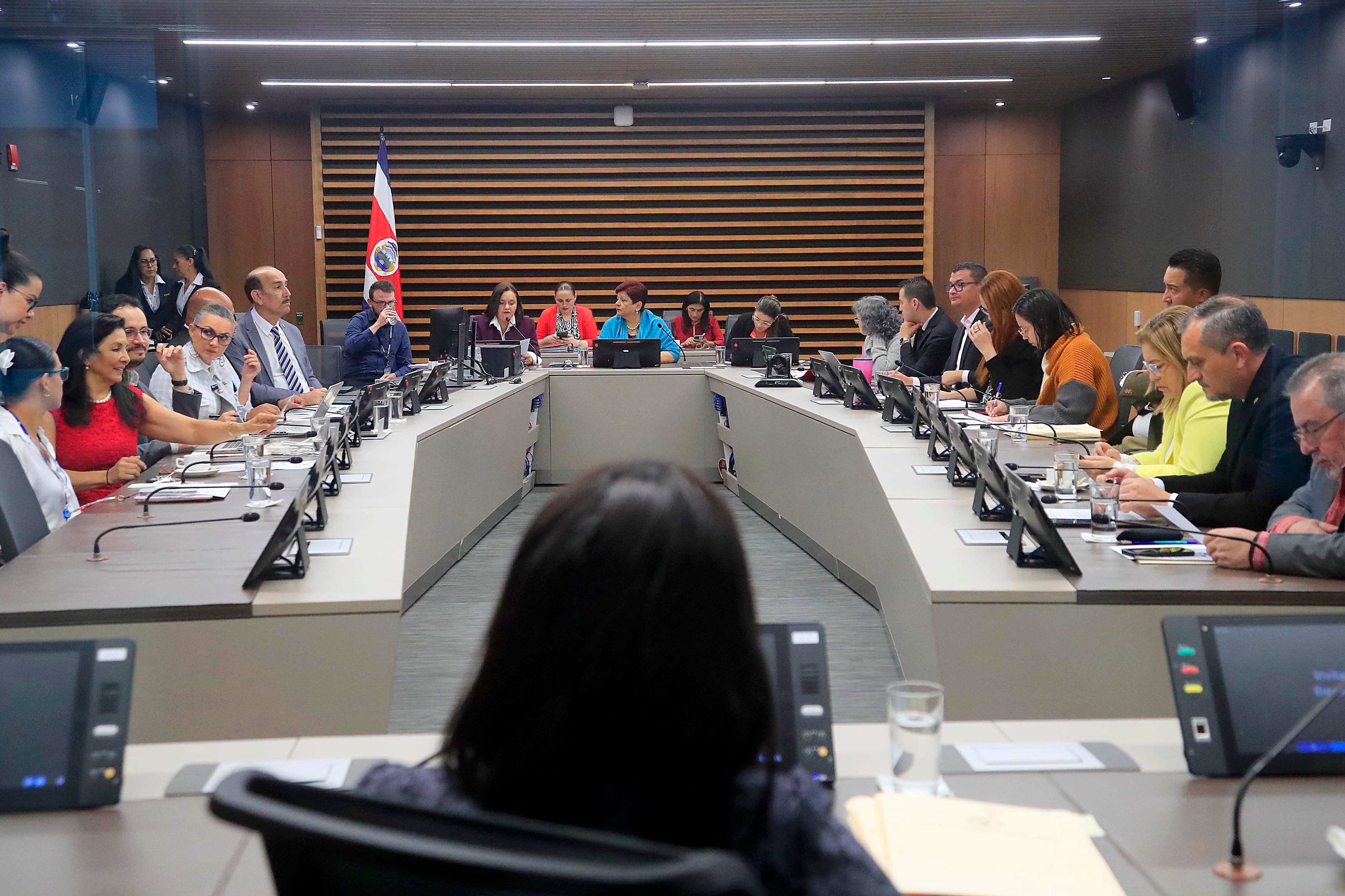 25/01/2023 Asamblea Legislativa. Comparecencia de presidenta ejecutiva de la Caja Costarricense de Seguro Social (CCSS), Marta Esquivel, en comisión de Control de Ingreso y Gasto Público. La jerarca de La Caja, fue ampliamente cuestionada por los diputados Dinorah Barquero Vanessa Castro; Francisco Nicolás; Sofía Guillén y Kattia Rivera, entre otros.