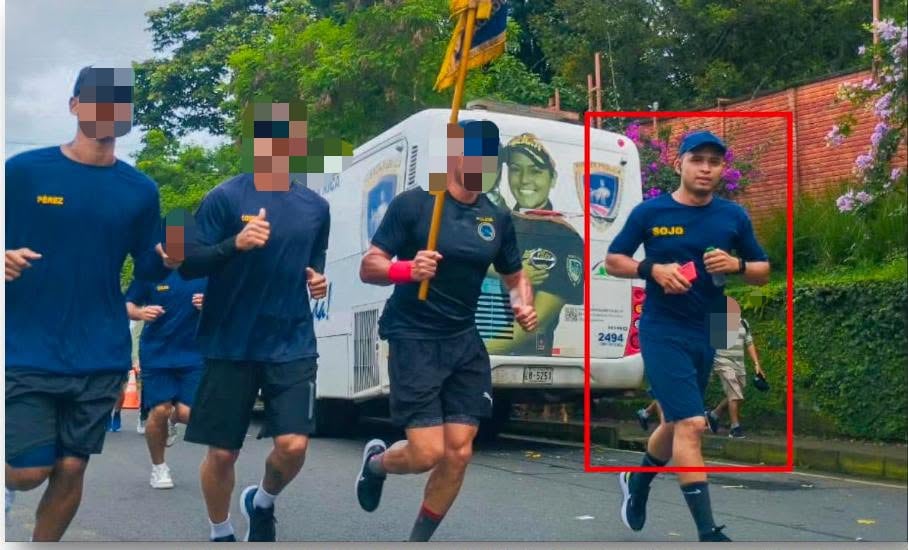 Fotos policías detenidos