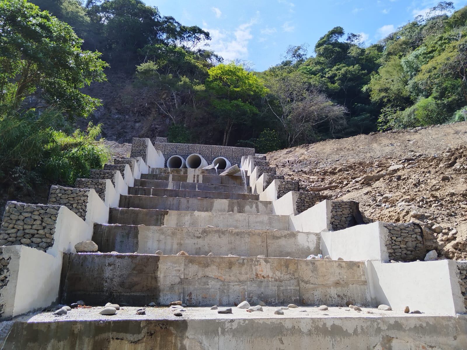 Obras en Cambronero.