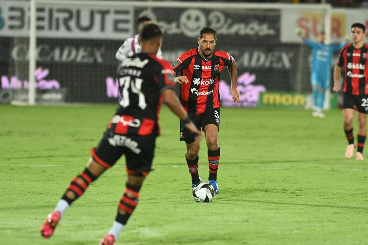 Liga vs Saprissa final / Foto Jorge Navarro