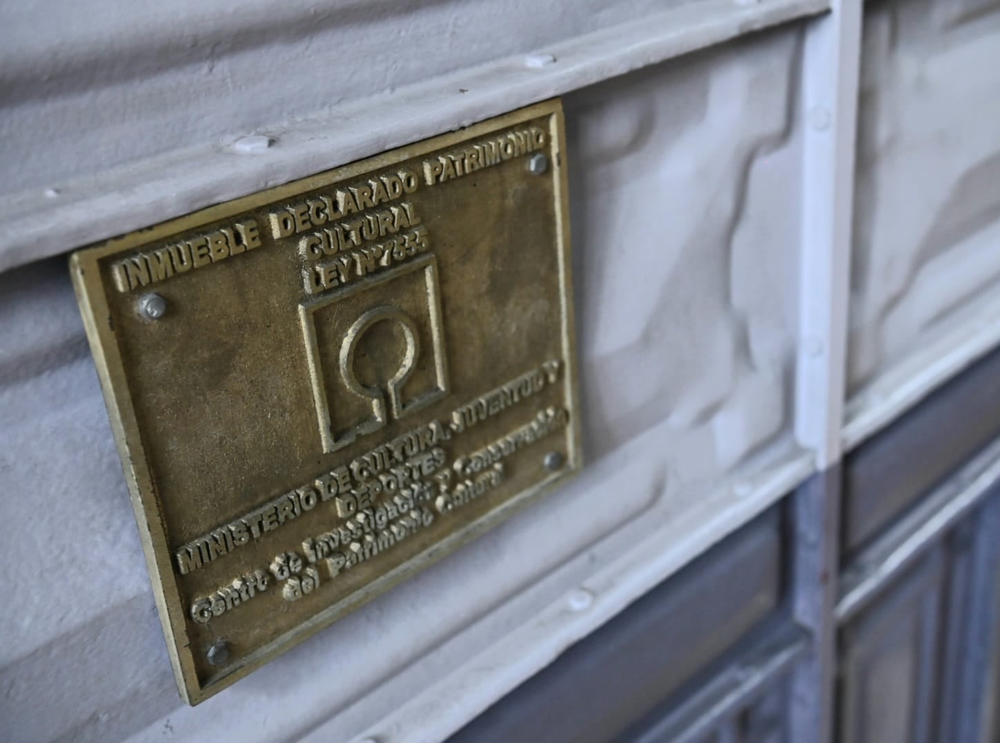 Daños a la estructura del edificio patrimonio nacional de la Escuela Metálica.