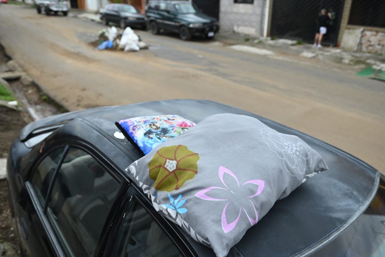Las lluvias y ráfagas de viento del sábado afectaron diversos puntos de Cartago.