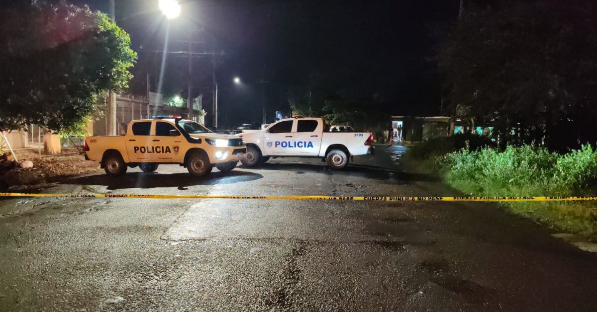 Los hechos ocurrieron pasadas las 7:00 p. m. en El Roble de Puntarenas. (Foto: suministrada por Andrés Garita, corresponsal GN)