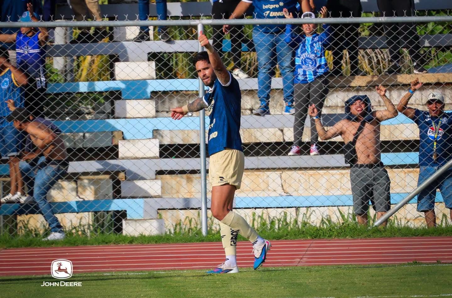 Jonathan Moya celebró su gol con Motagua ante Juticalpa por la Liga de Honduras.