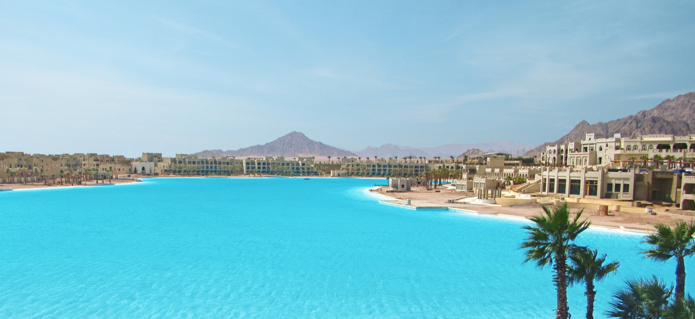 El complejo Citystars en Egipto alberga una piscina de 11,29 hectáreas, rodeada por un muro de seis metros y reservada exclusivamente para residentes y visitantes.