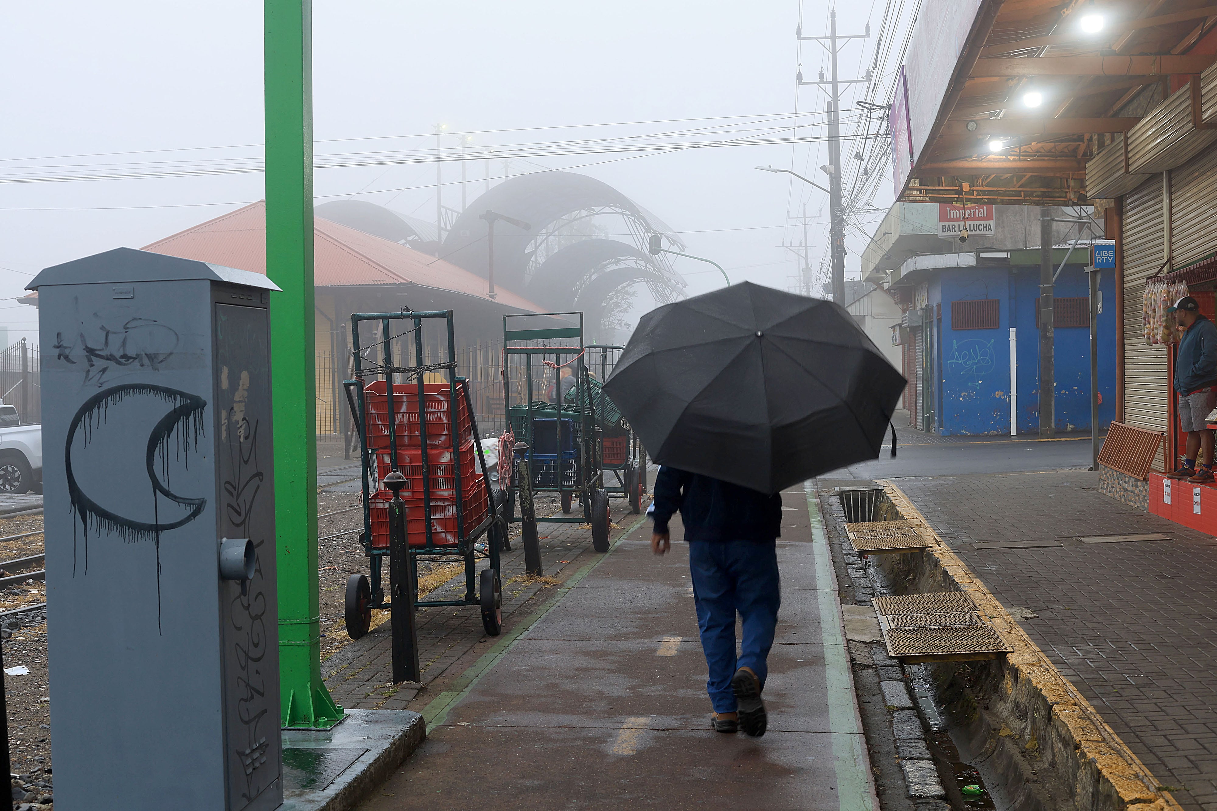 Frío y neblina en Cartago
